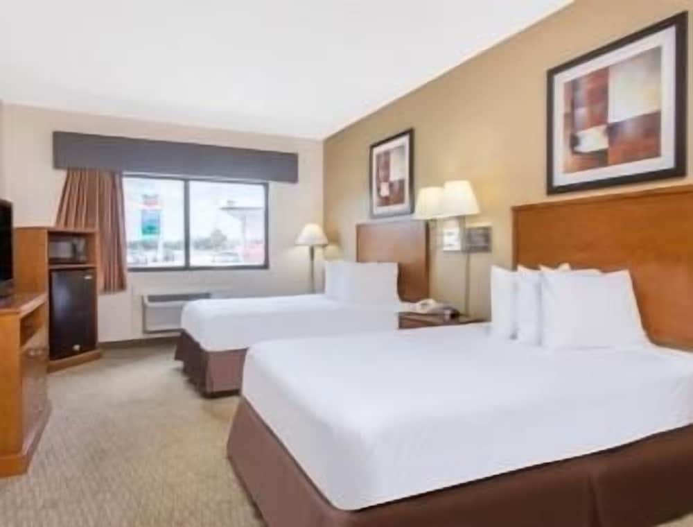 Days Inn by Wyndham Phenix City Near Fort Benning 1