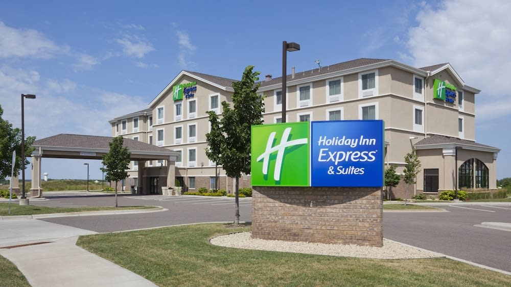 Holiday Inn Express & Suites ROGERS by IHG 1