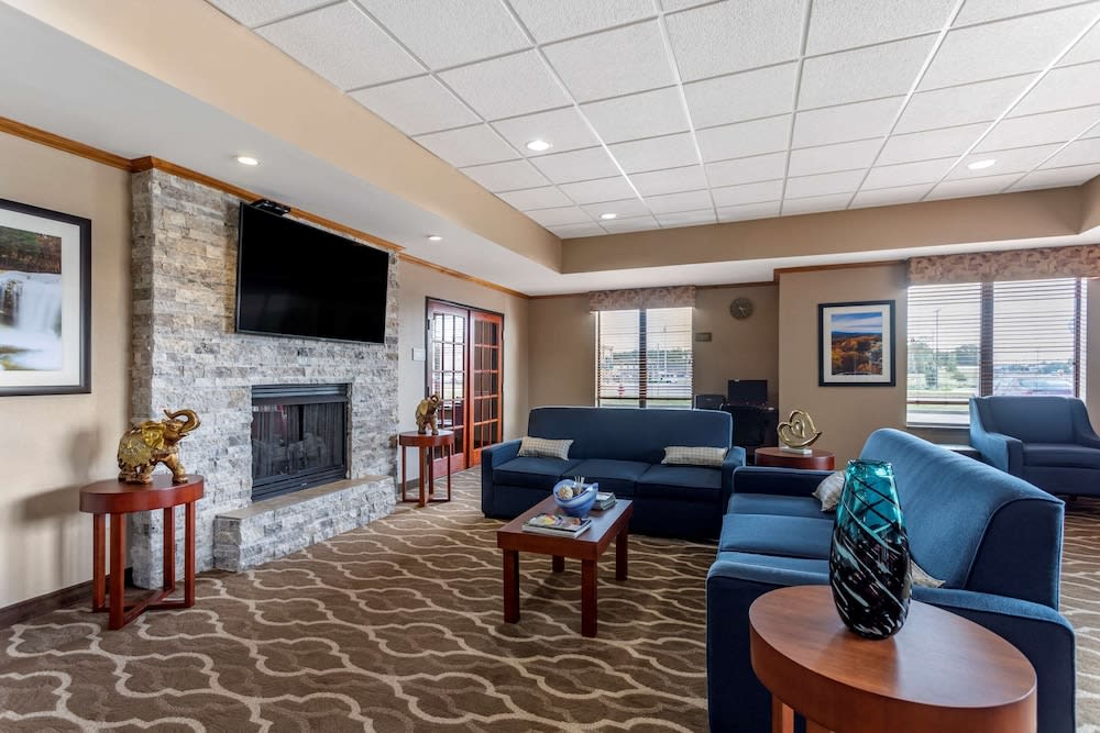 Comfort Inn & Suites Carbondale University Area 1