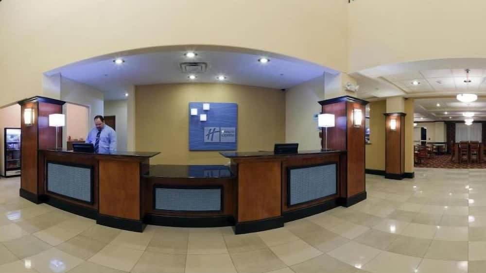 Holiday Inn Express & Suites BAINBRIDGE by IHG 2