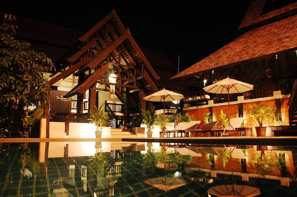 Rainforest ChiangMai Hotel 1