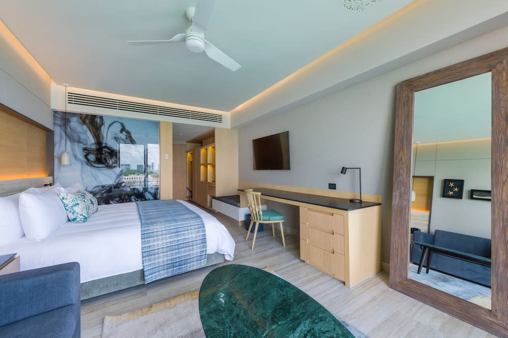 Renaissance Cancun Resort & Marina 5
