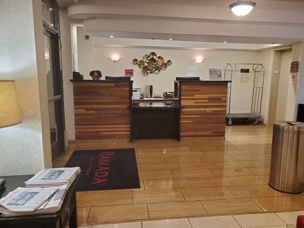 Ramada by Wyndham Oakland Downtown City Center 2