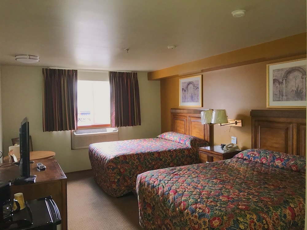 Bay City Inn 1