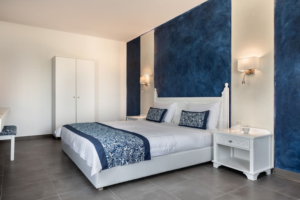 Rivari Santorini Hotel 2