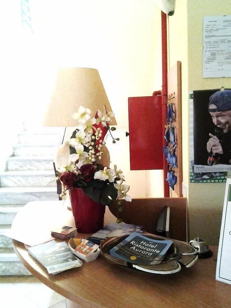 Hotel Aurora 5