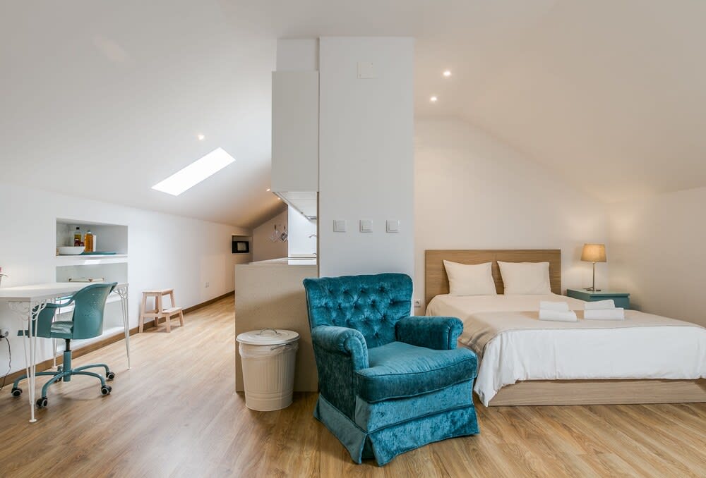 Home Out Rooms & Apartments 5