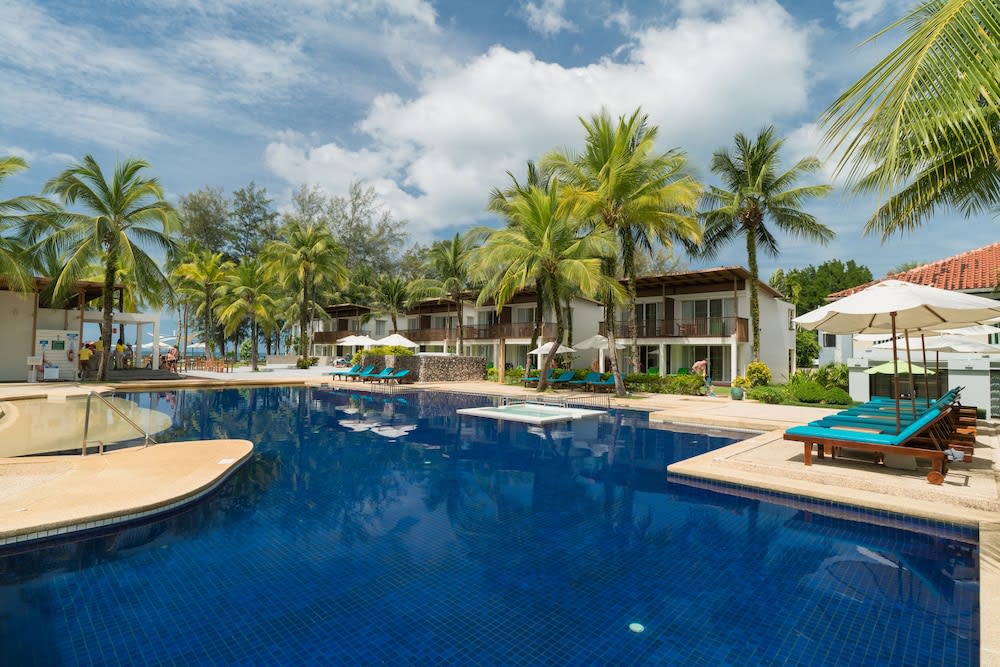 The briza beach resort khao lak 4