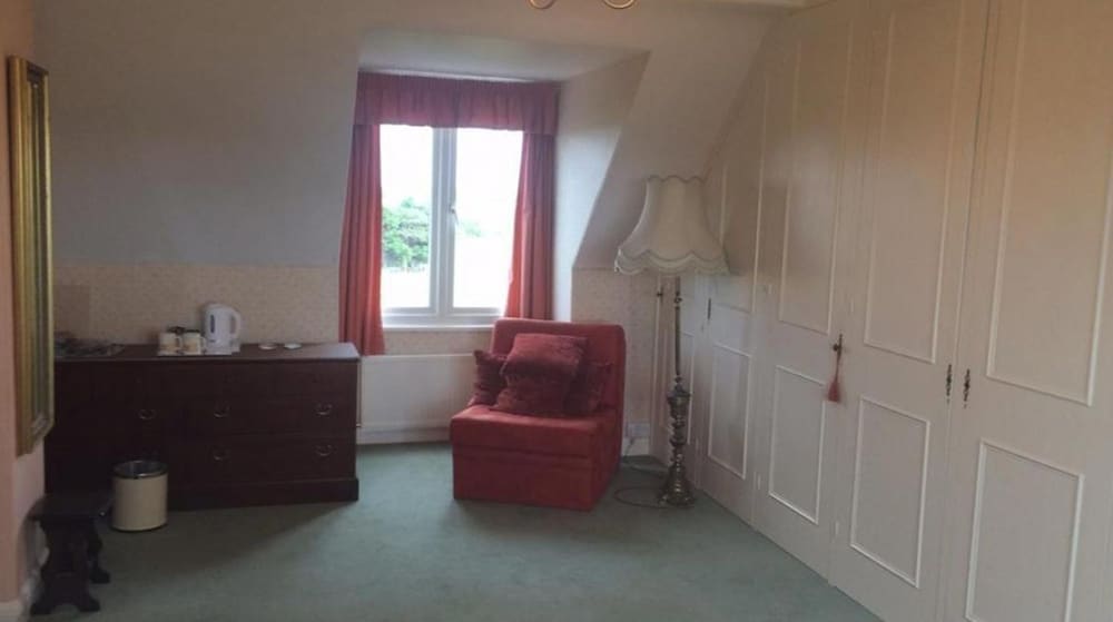 Hillcrest House Bed & Breakfast 5