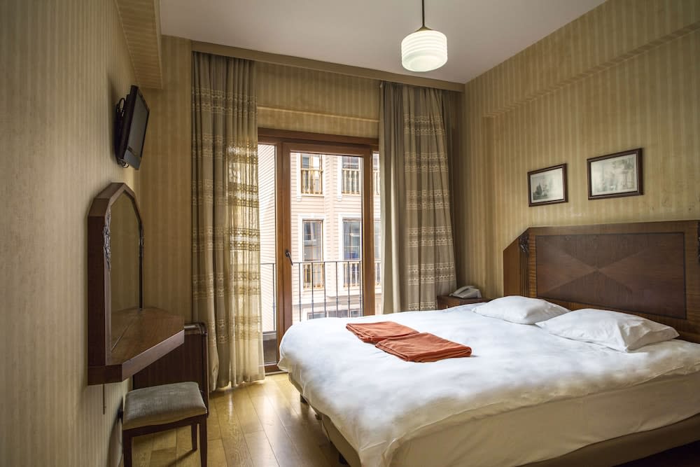 Bucoleon by Cheers 5