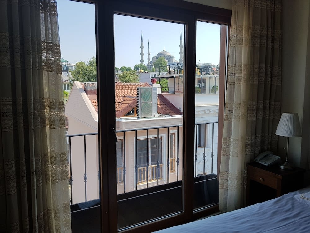 Bucoleon by Cheers 3