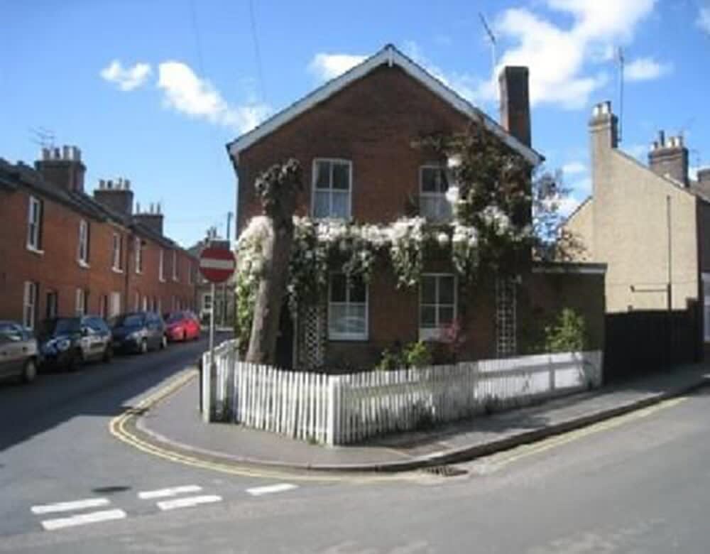 Keyfield Terrace 1