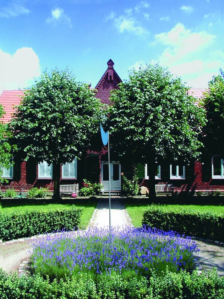 Seehotel Am Neuklostersee 1