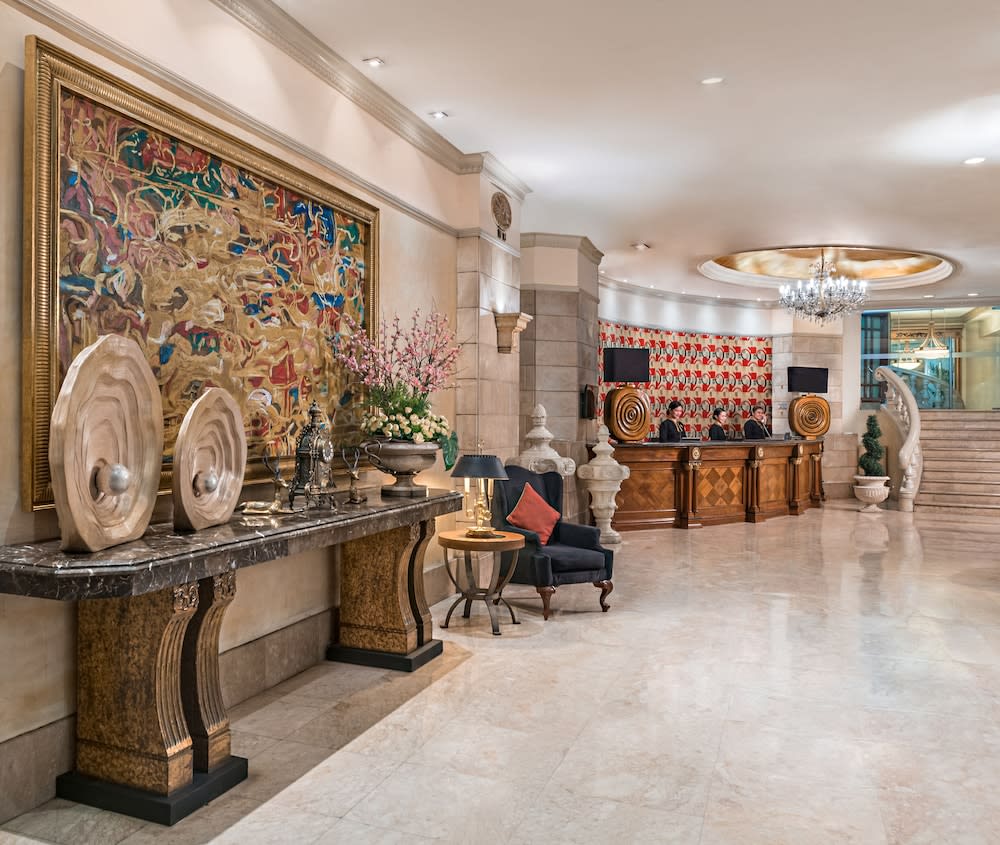 Makati Palace Hotel 1