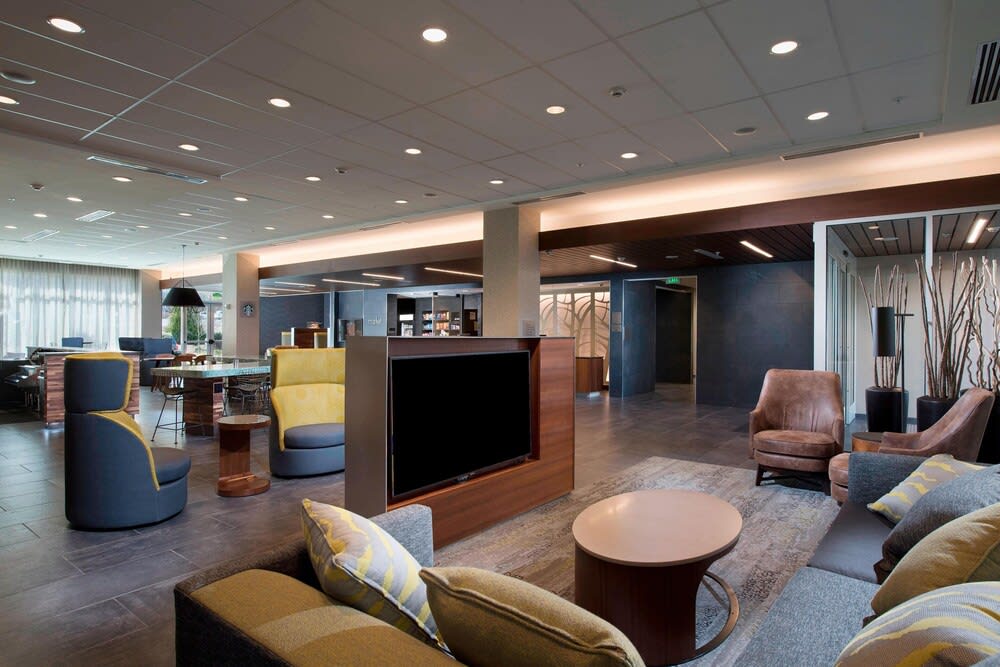 Courtyard by Marriott Atlanta Alpharetta/Avalon Area 2