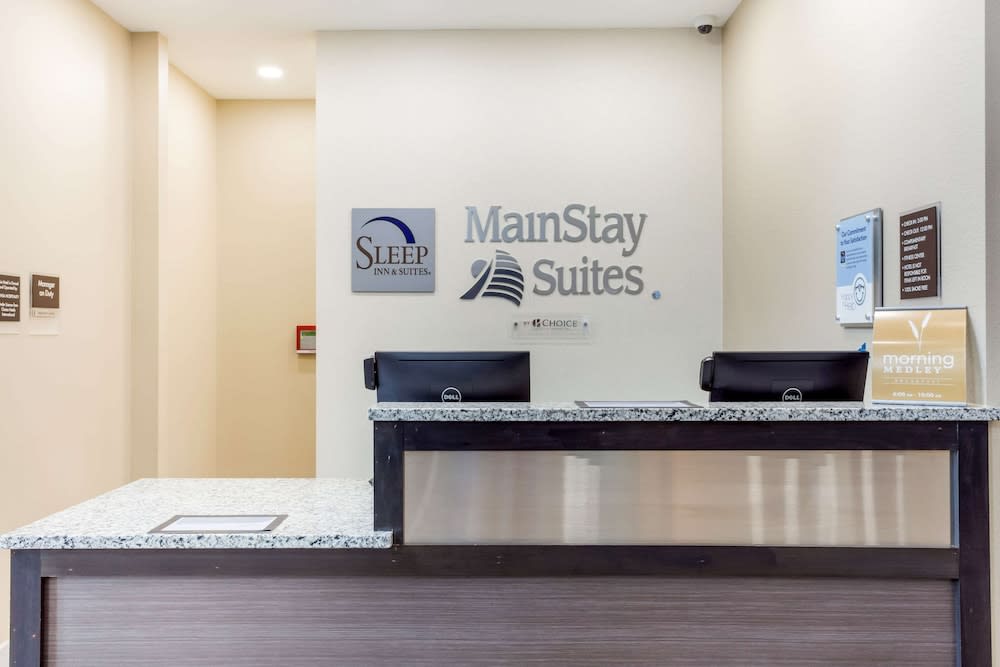 MainStay Suites Logan Ohio-Hocking Hills 2