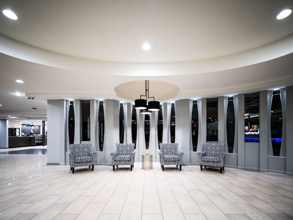 Holiday Inn NEWARK INTERNATIONAL AIRPORT by IHG 2