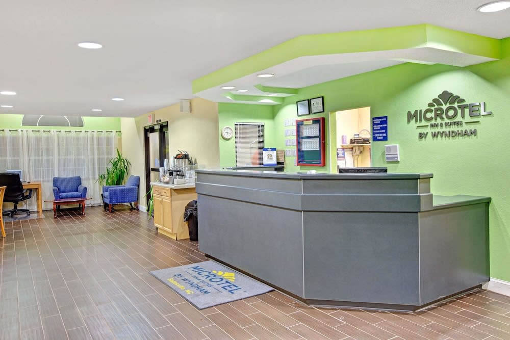 Microtel Inn & Suites by Wyndham Statesville 2