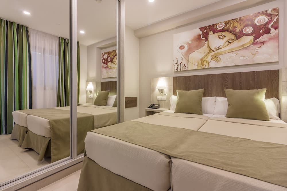 Klayman Diamond Aparthotel 1