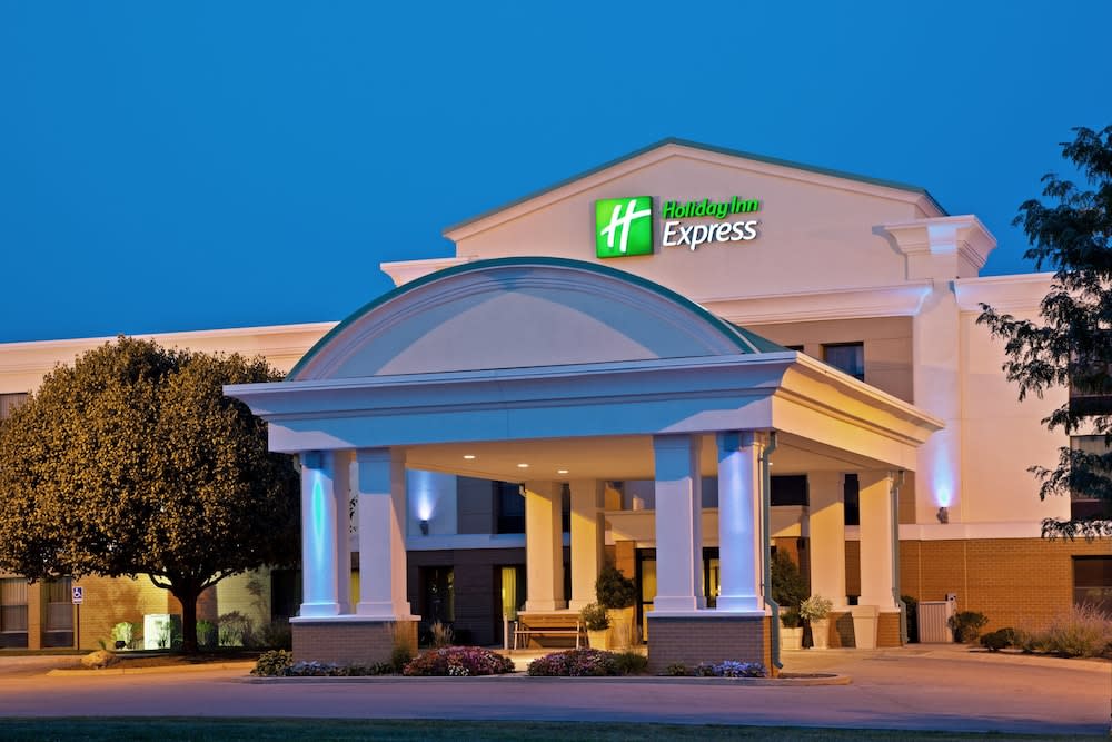 Holiday Inn Express INDIANAPOLIS AIRPORT by IHG 1
