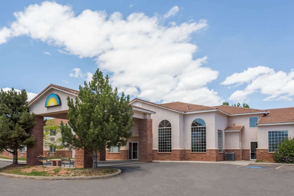 Days Inn by Wyndham Capitol Reef 1