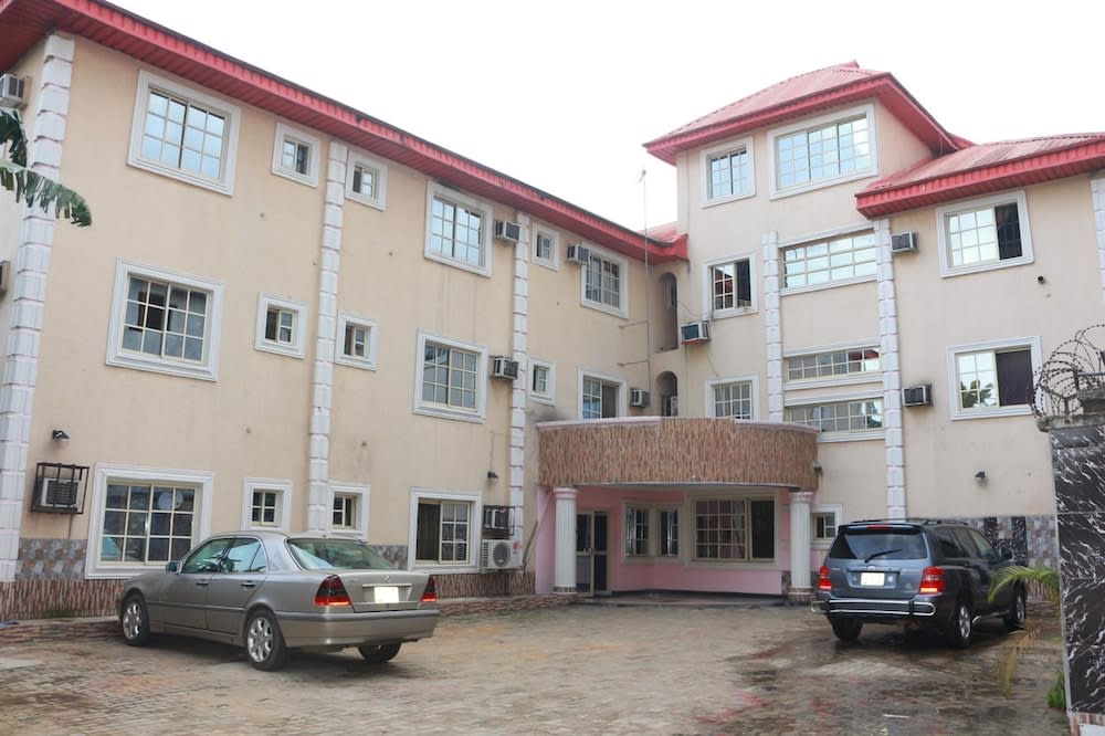 Hummer Hotel 1