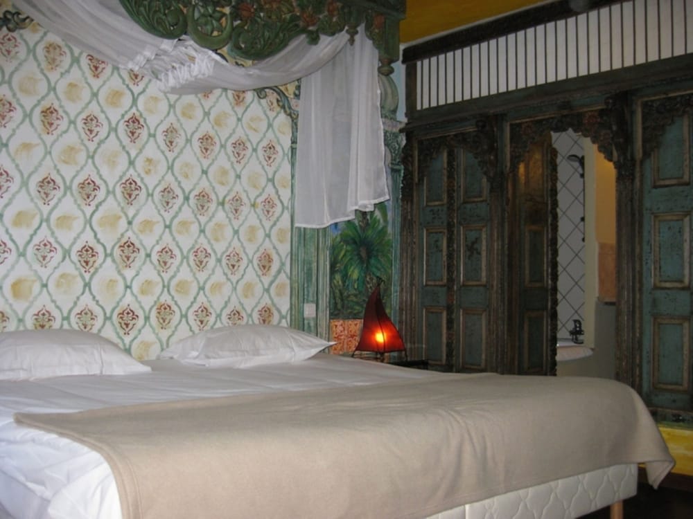 Hotel De La Gare 2