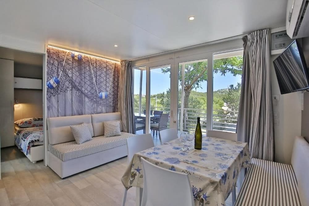 ARIA Mobile Home, Oaza Mira 5 Star Camping, Dalmatia 1
