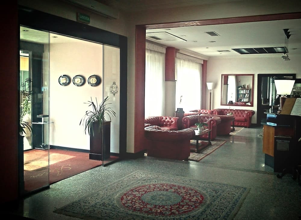 Astor Hotel Vintage 2