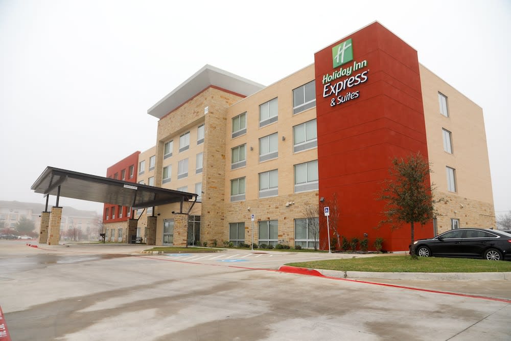 Holiday Inn Express & Suites FORNEY by IHG 1