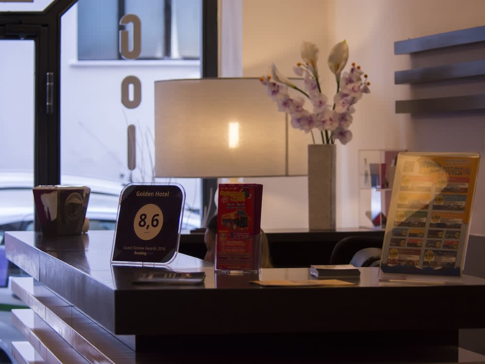 Golden Hotel 3