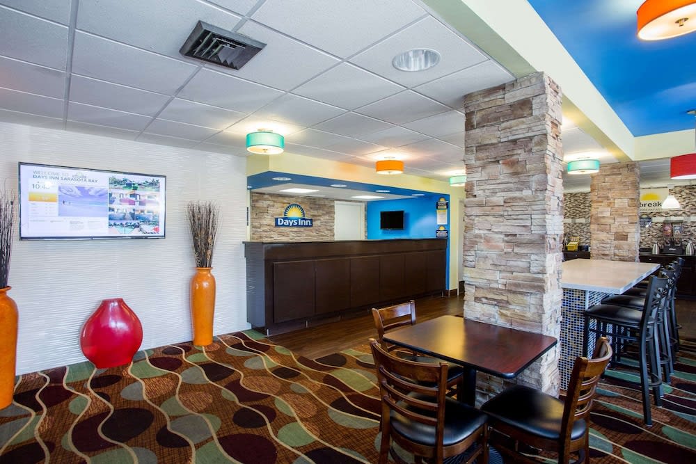 Days Inn by Wyndham Sarasota Bay 2