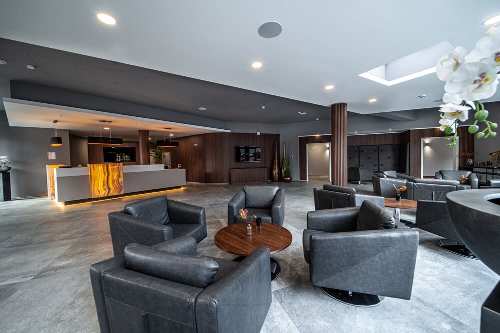 EE Hotel 1