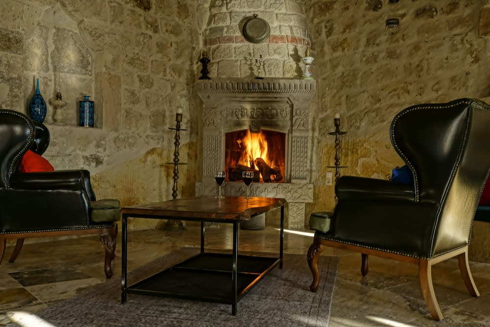 Taru Cave Suites 2