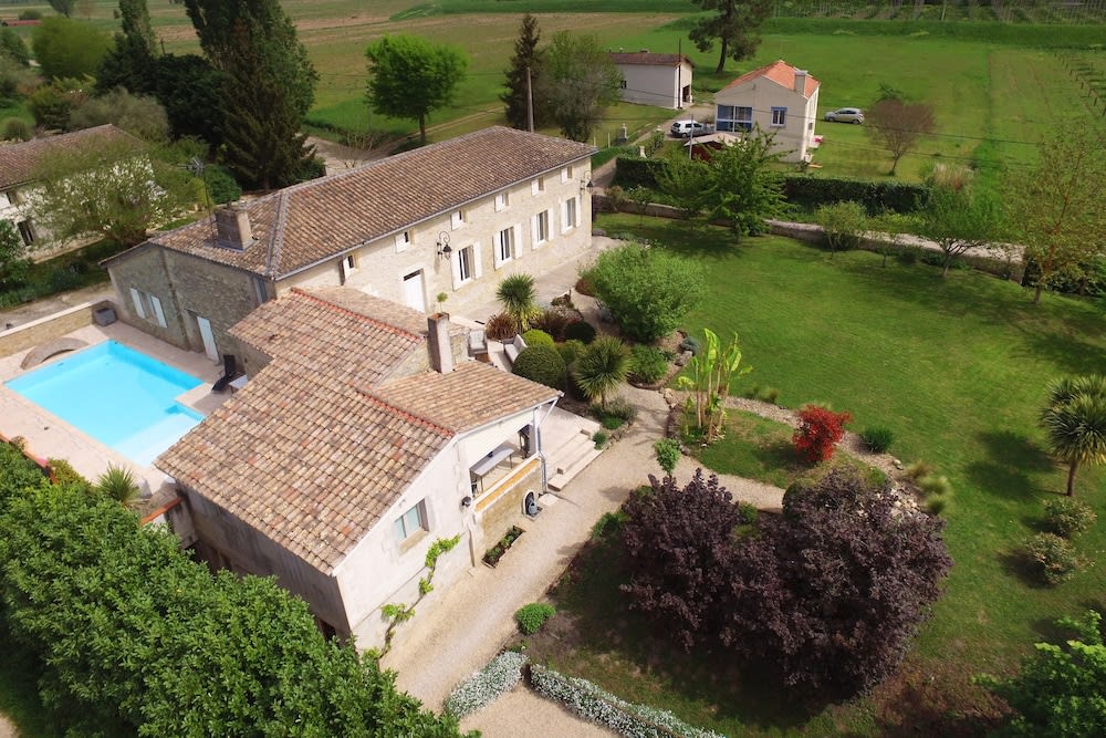 Domaine Des Deux Rivières 1