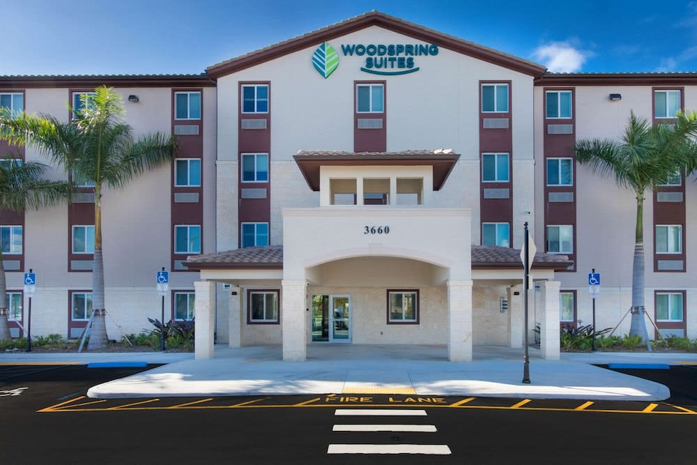 WoodSpring Suites Miramar 1