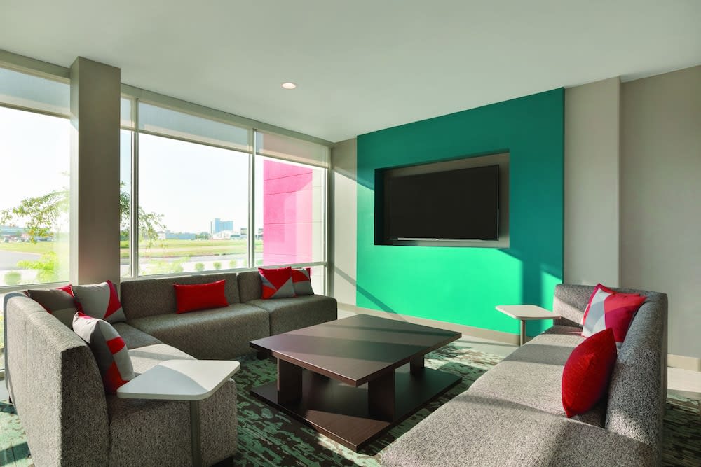 Avid hotels - Oklahoma City Airport by IHG 2