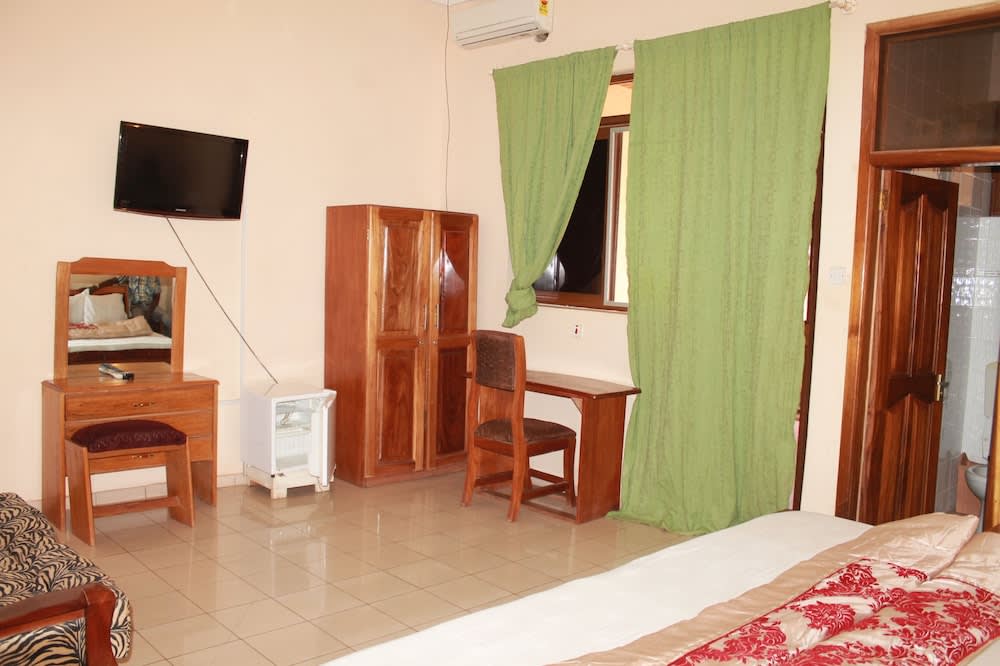 Queensland Hotel 2