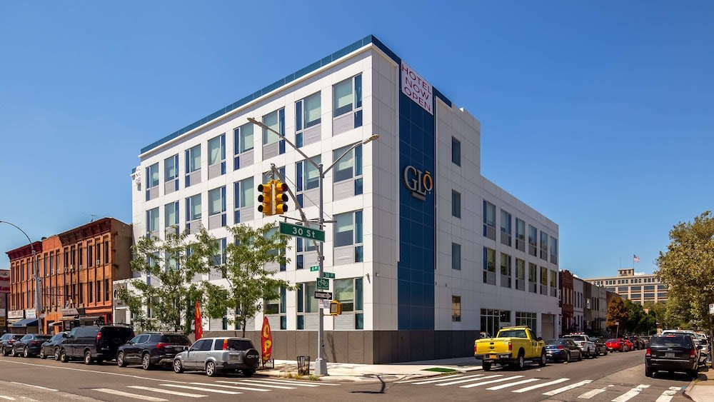 GLō Best Western Brooklyn NYC 1