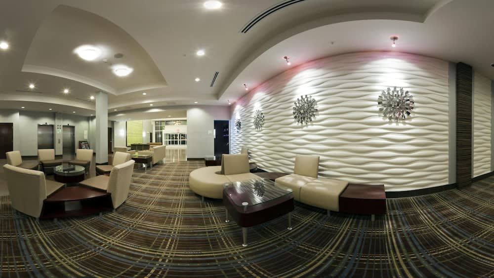 Holiday Inn Detroit Metro Airport by IHG 3