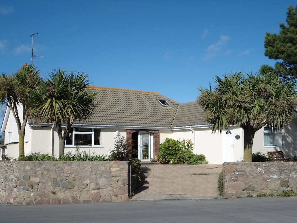 Simerock Guest House 1