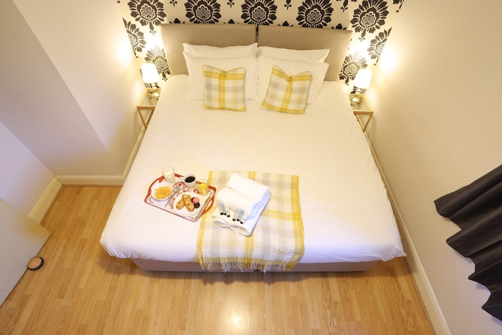 O2 Mailbox Central Premier Apartment 3