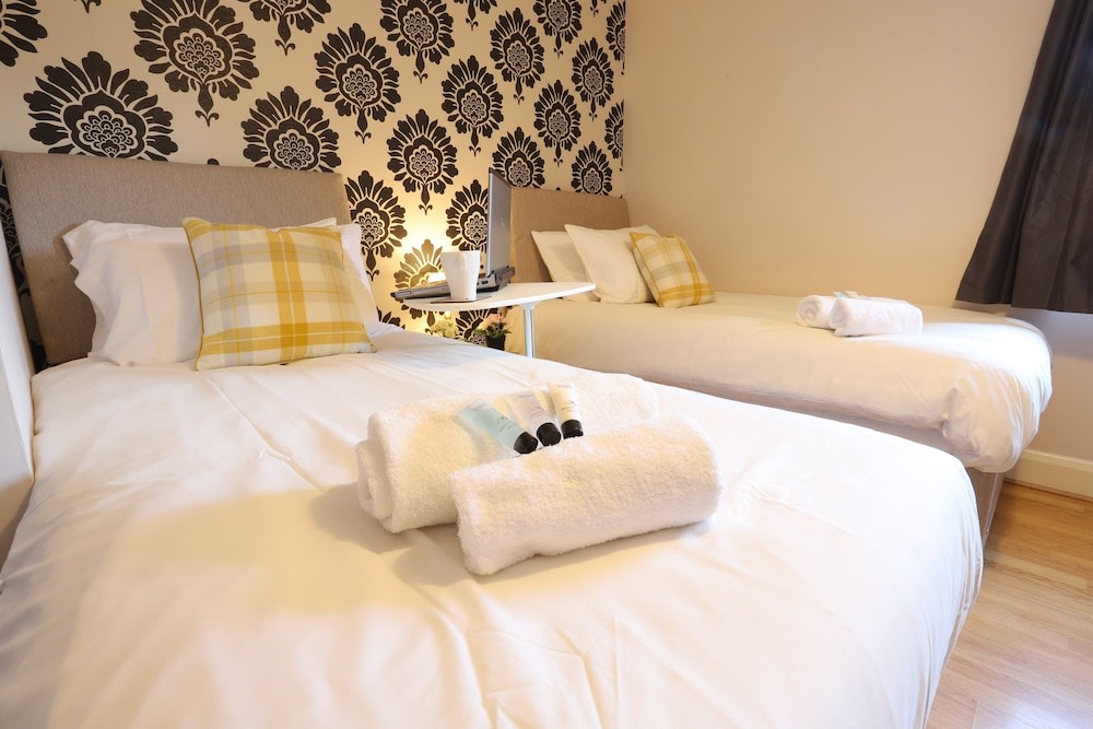 O2 Mailbox Central Premier Apartment 4