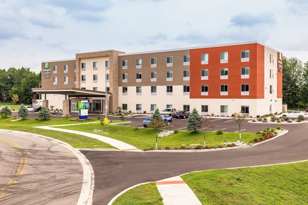 Holiday Inn Express & Suites ELKHART NORTH by IHG 1