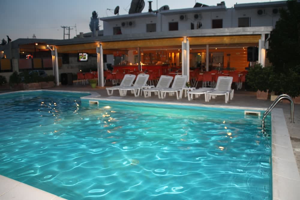 Kavos Central Gardens 1