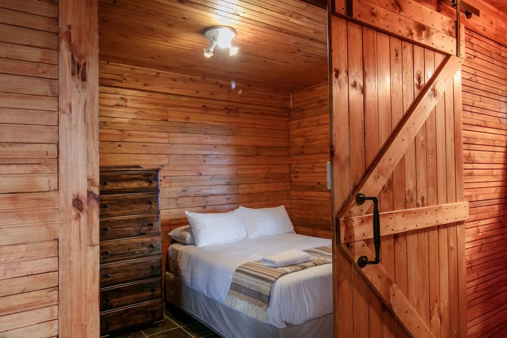 Knysna Lodge - Self Catering Unit with Woodfired Hot Tub 2