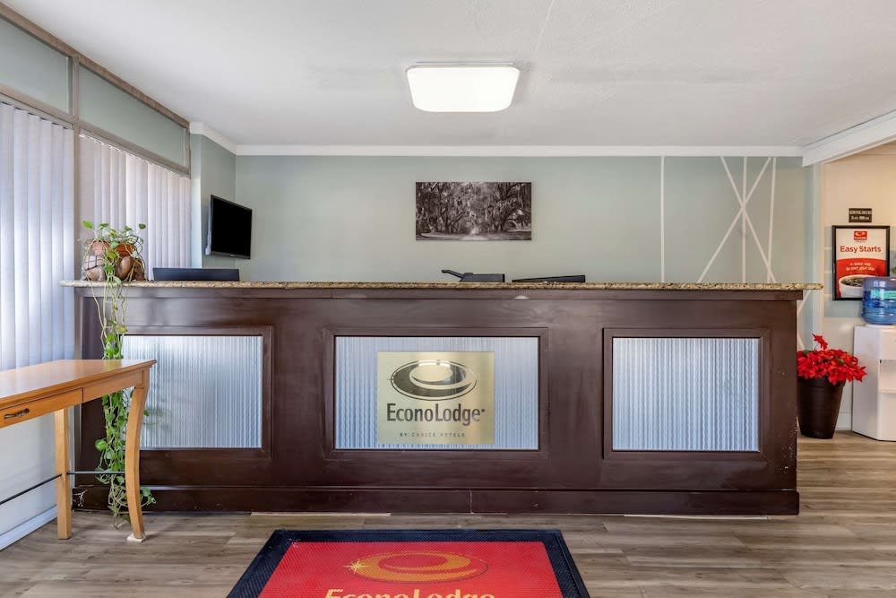 Econo-Lodge of Conway 2