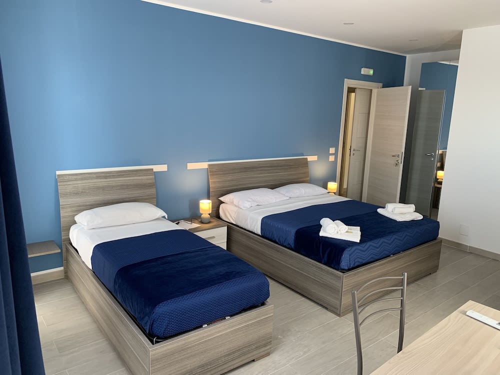 Naxos Laguna Beach 4