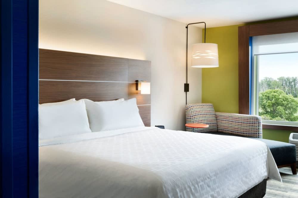 Holiday Inn Express & Suites WARSAW by IHG 2