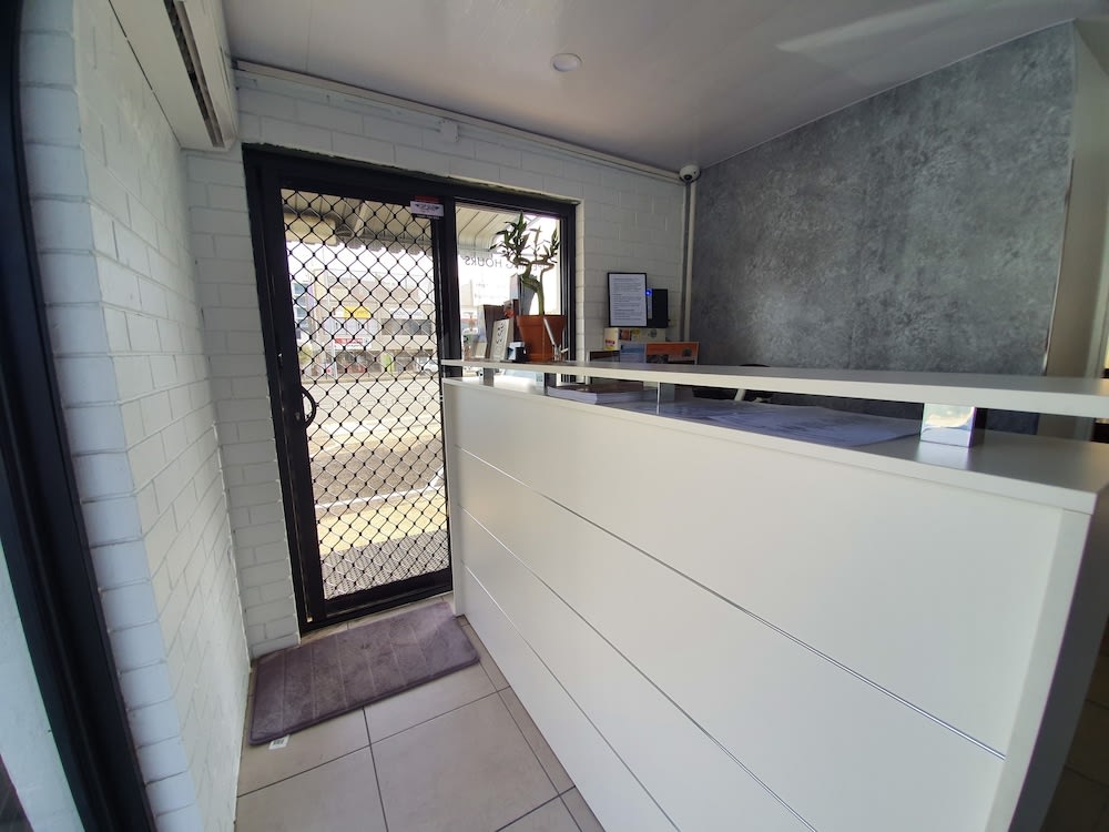 Montego Mermaid Beach Motel 2